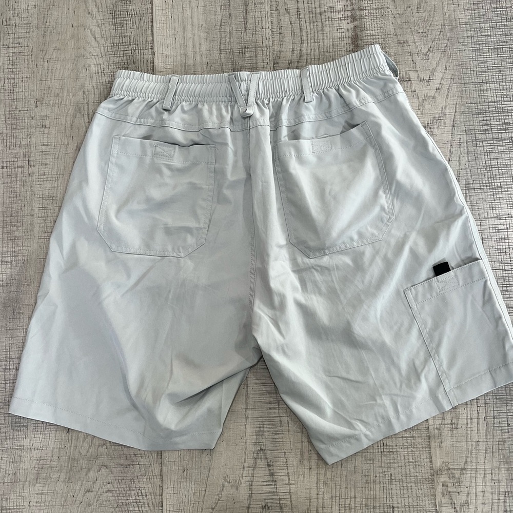 Baleaf Laureate Pocketed 7” Grey Shorts Size Medium - Picture 2 of 12